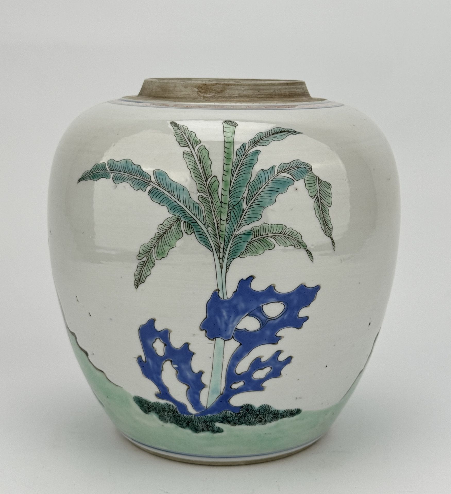 A Chinese Famille Rose jar, 16TH/17TH Century Pr.  - Image 3 of 8