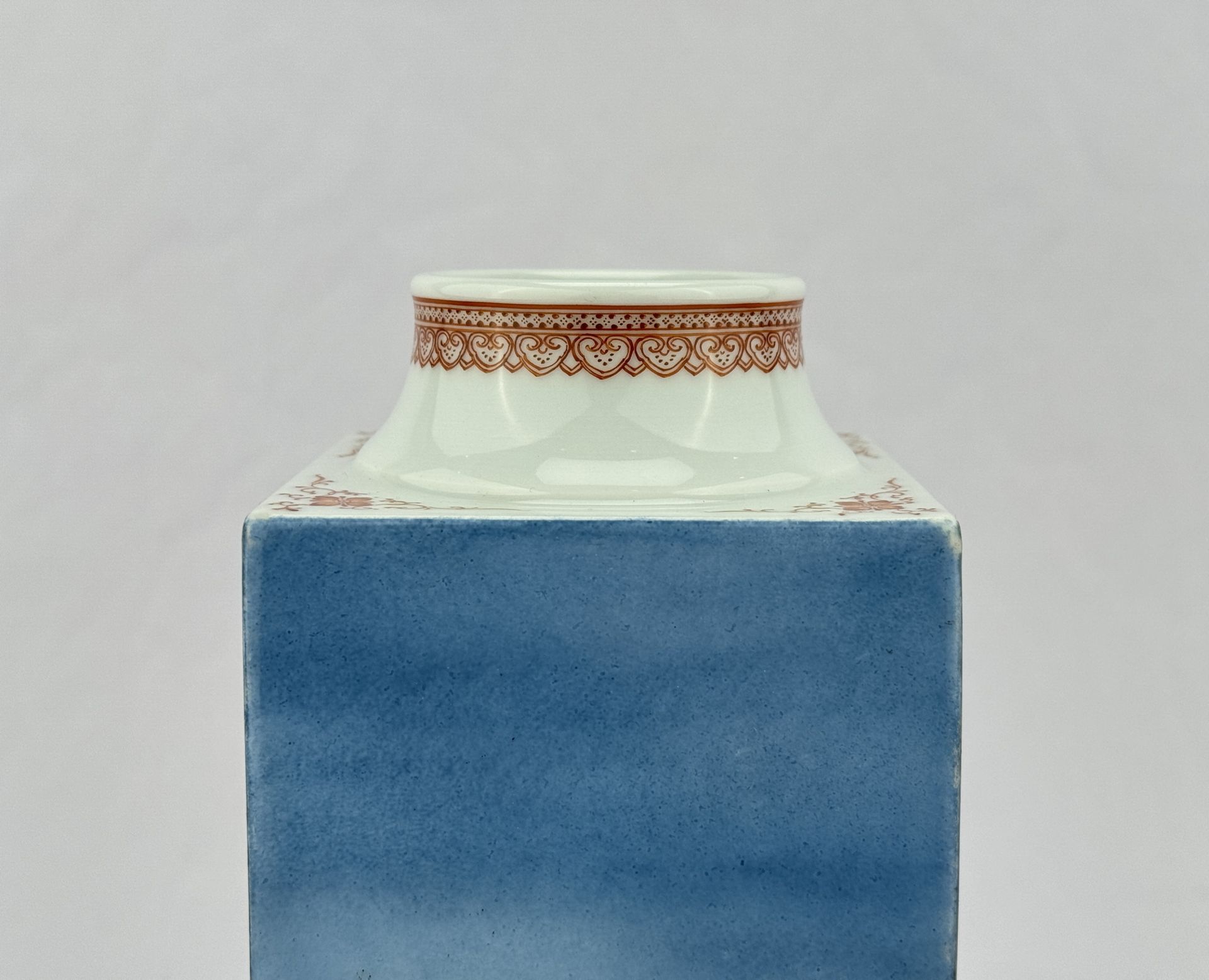 A Chinese rectangle vase, 19TH/21TH Century Pr. - Image 7 of 8