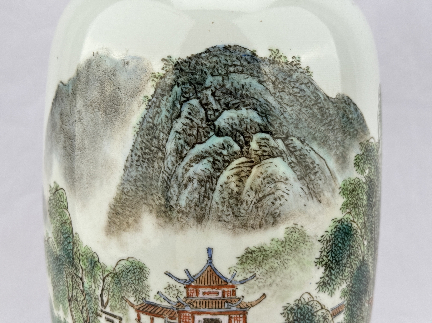 A Chinese porcelain vase, 19TH/21TH Century Pr. - Image 5 of 13