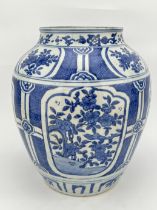 A Chinese Blue&White jar, 16TH/17TH Century Pr.