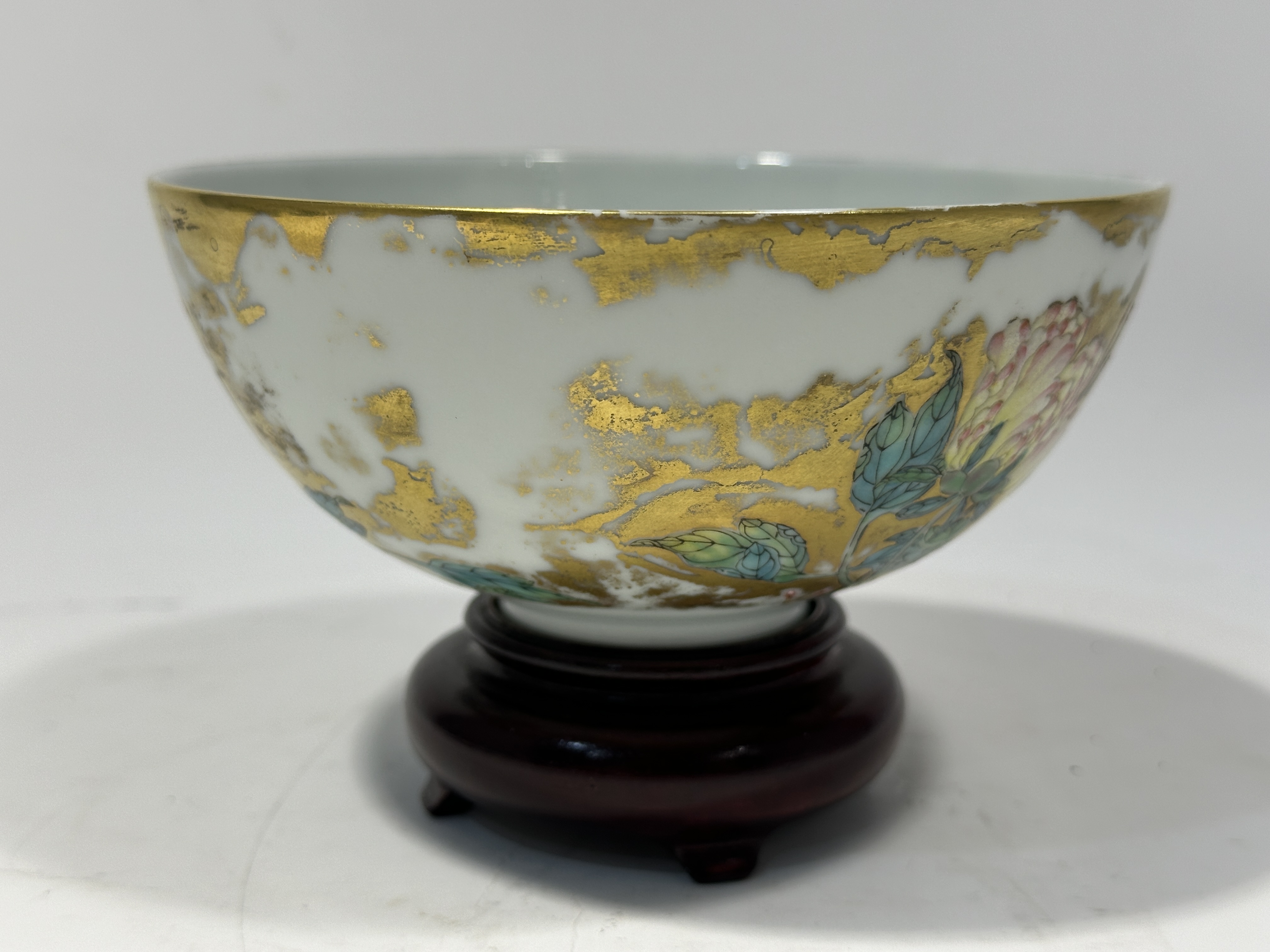 A rare enamel bowl, YongZheng Mark. - Image 5 of 17