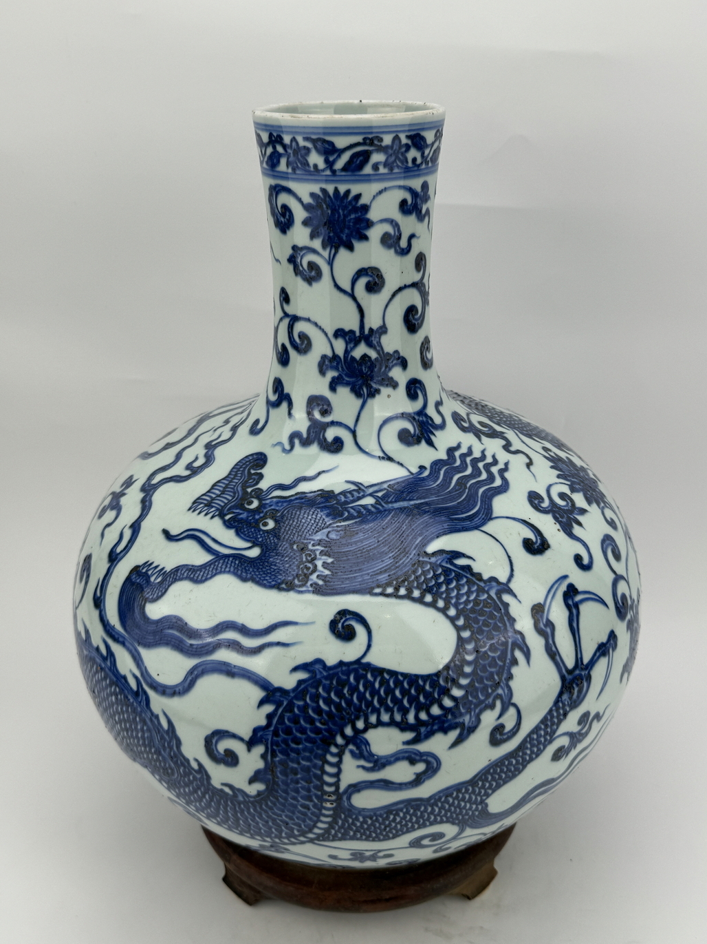 A Chinese Blue&White ball vase, 17TH/18TH Century Pr.  - Image 2 of 15