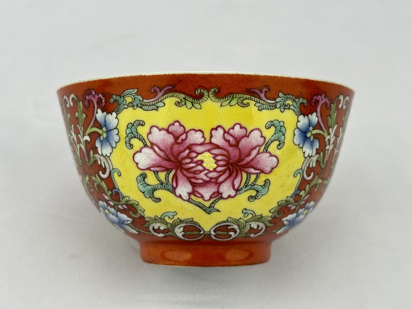 A Chinese Famille Rose bowl, 19TH/20TH Century Pr.  - Image 6 of 6