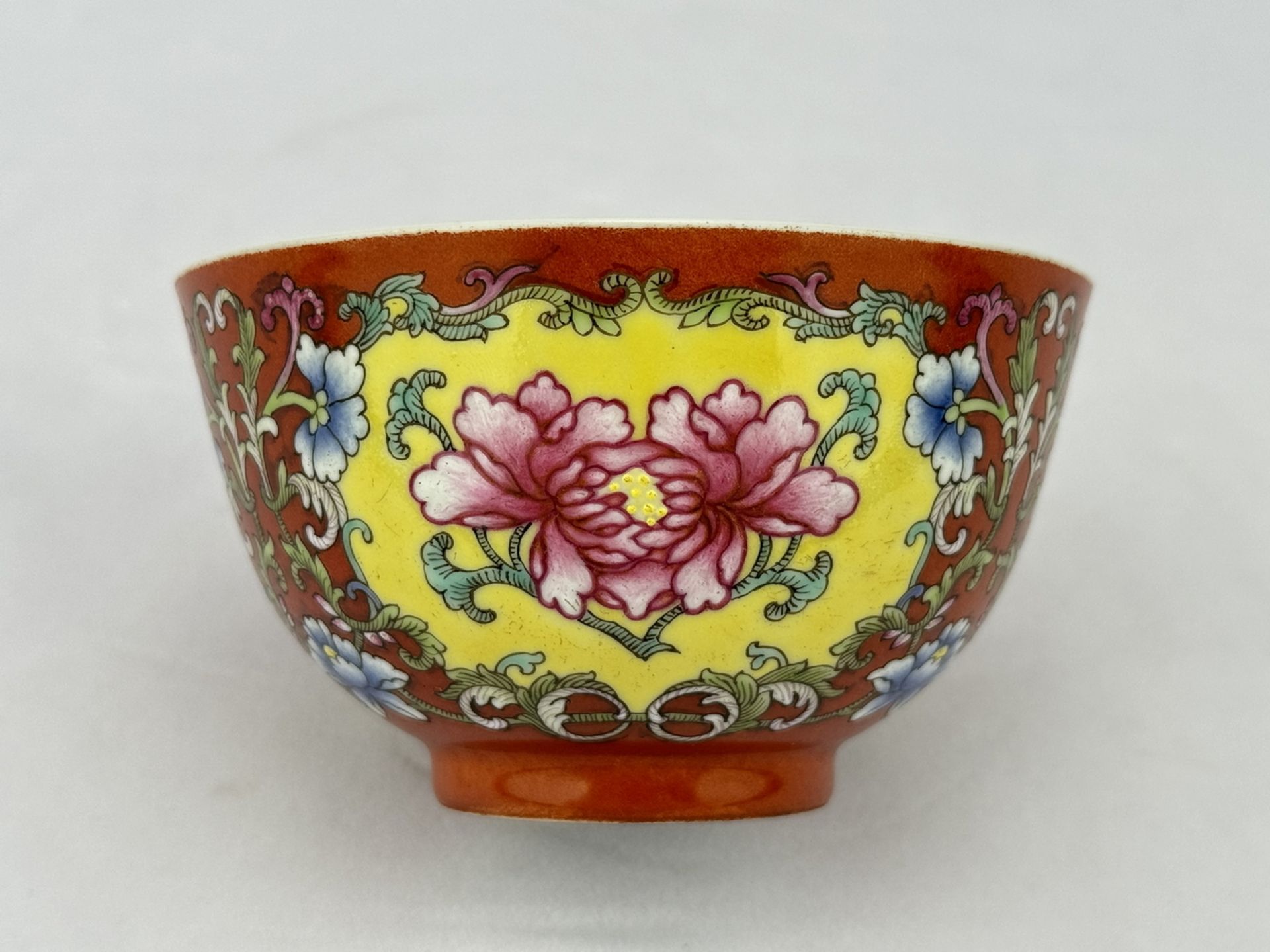 A Chinese Famille Rose bowl, 19TH/20TH Century Pr.  - Image 6 of 6