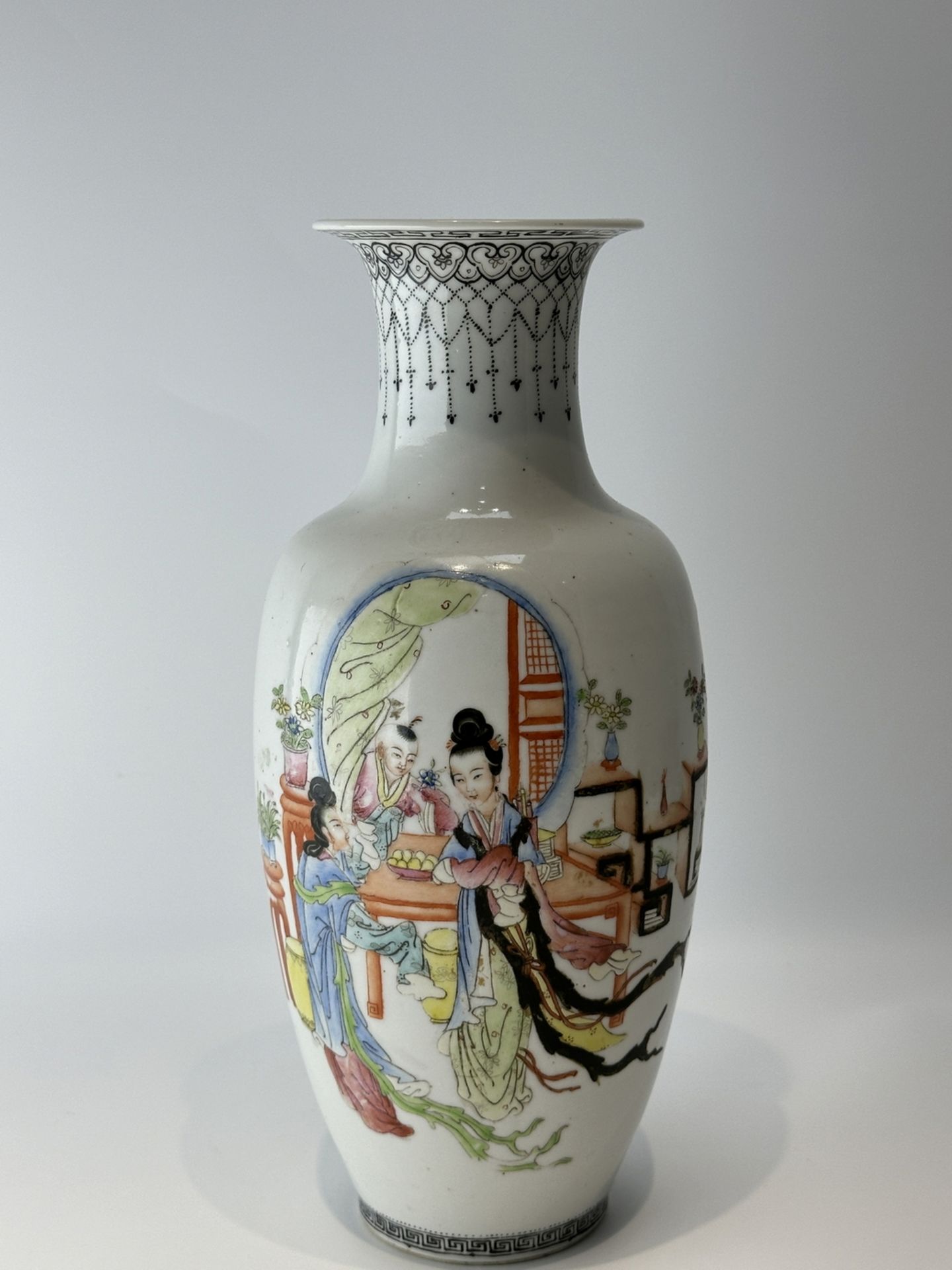 A Chinese Famille Rose vase, 19TH/20TH Century Pr. 