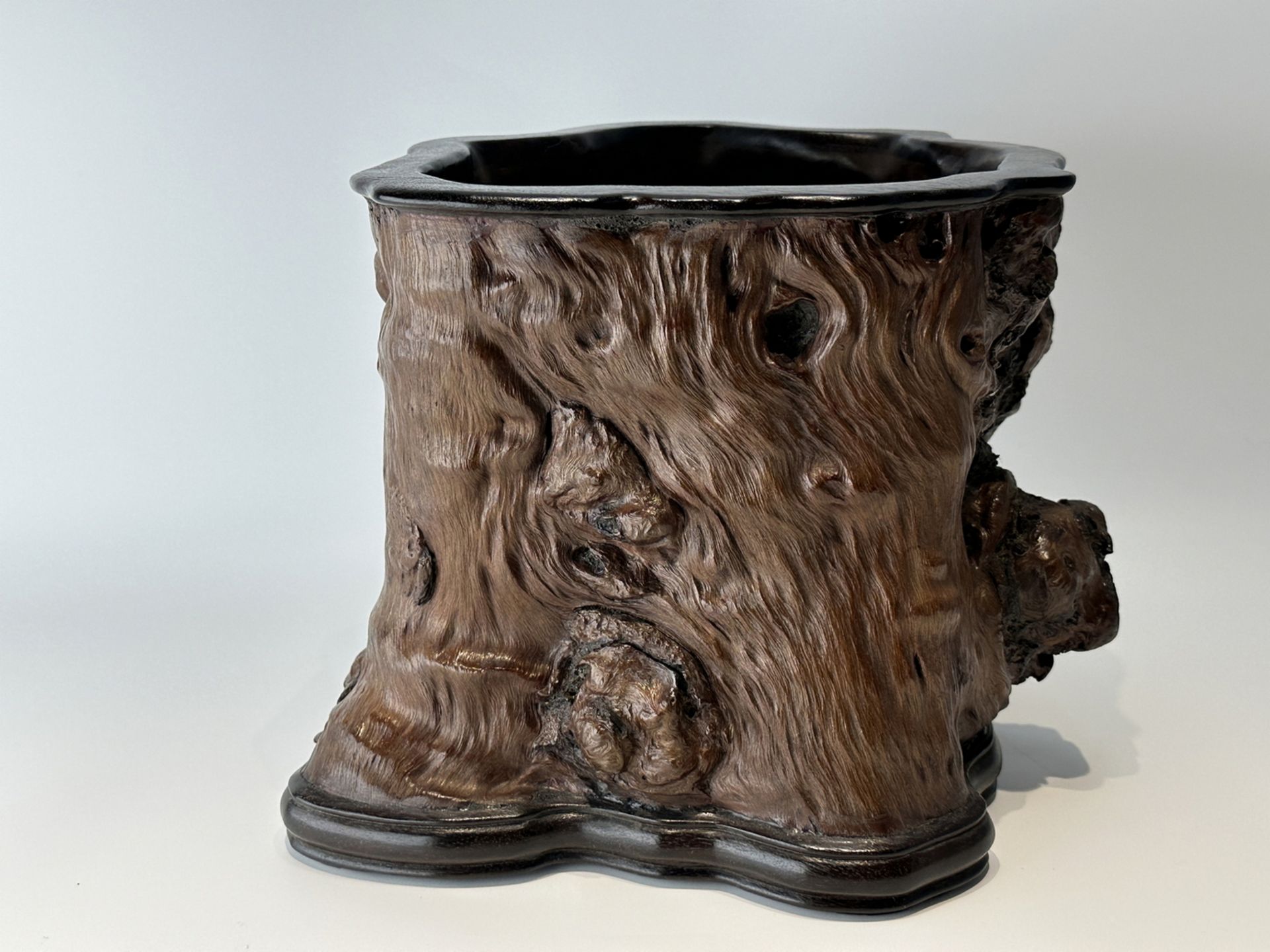 A wood brush pot, 16TH/17TH Century Pr. 