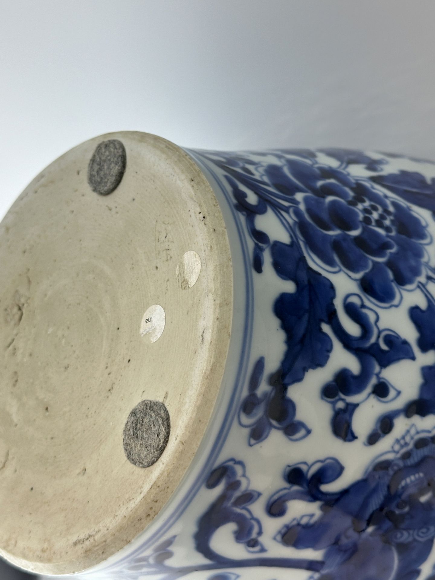 A Chinese Blue&White vase, 17TH/18TH Century Pr.  - Bild 14 aus 15