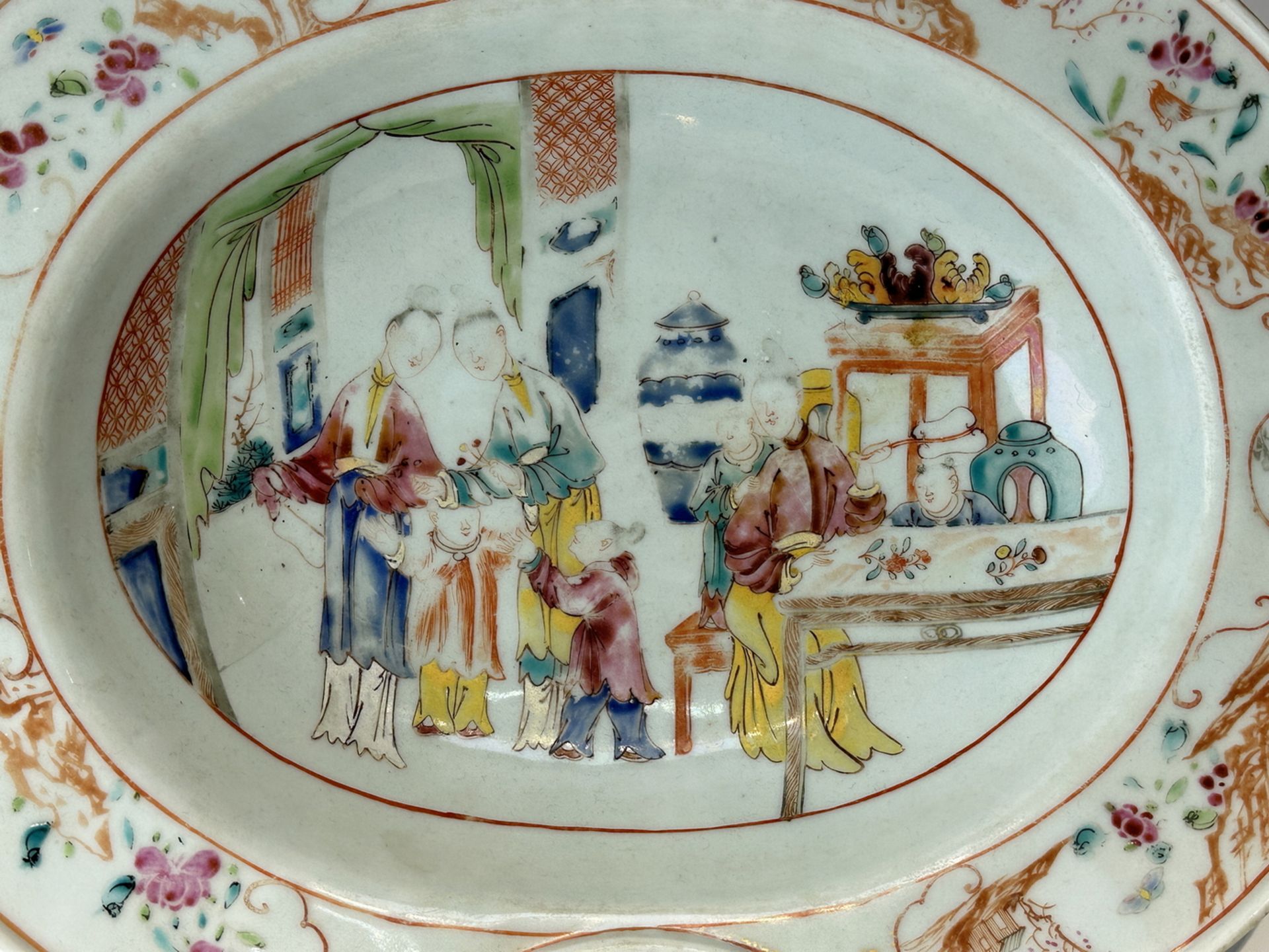 A Chinese Famille Rose dish, 17TH/18TH Century Pr. - Bild 3 aus 11