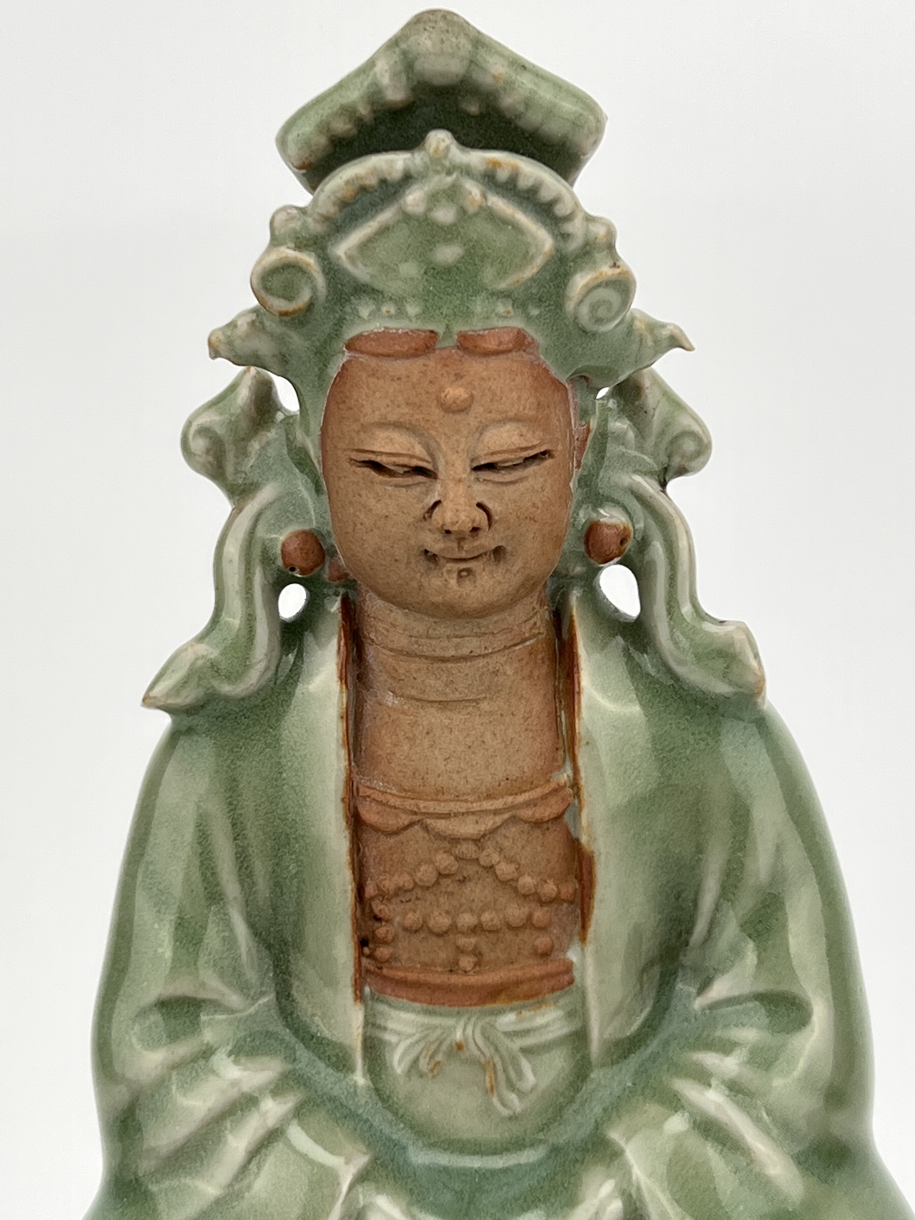 A Chinese porcelain figure, 17TH/18TH Century Pr.  - Image 6 of 8