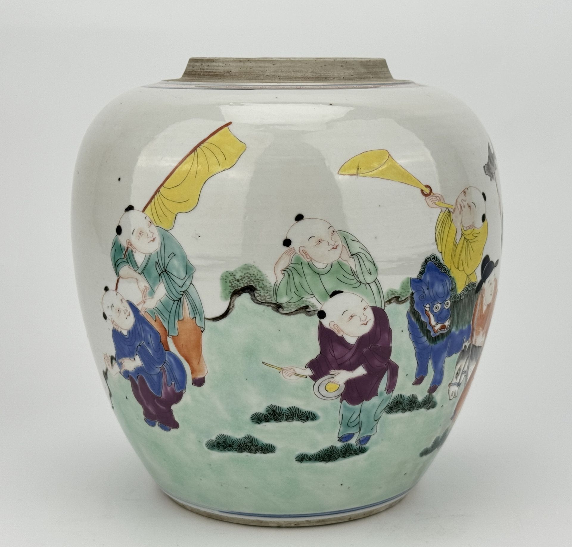 A Chinese Famille Rose jar, 16TH/17TH Century Pr.  - Image 2 of 8