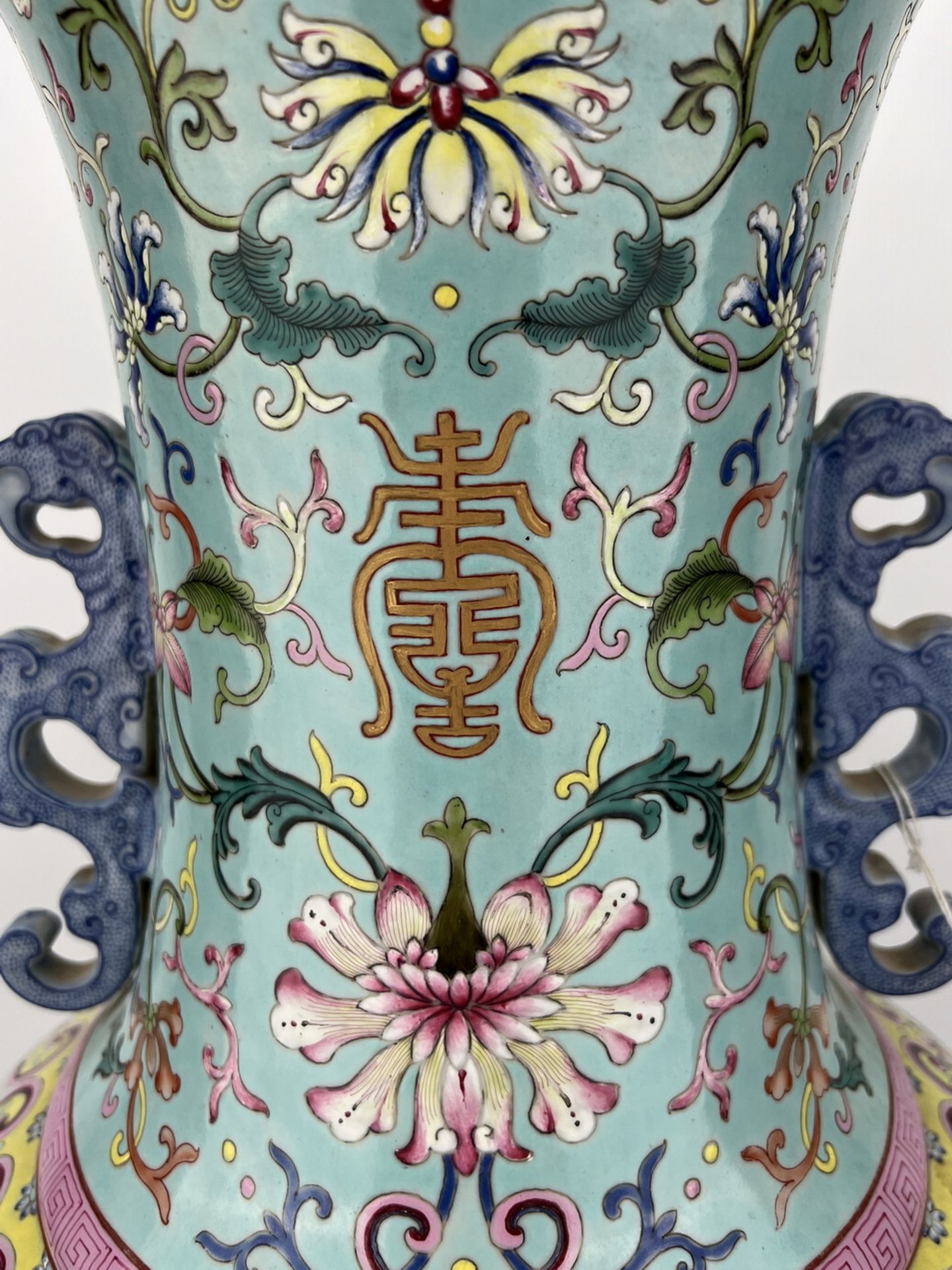 An extra ordinary large size of Chinese Famille Rose rose vase, 18TH/19TH Century Pr.  - Image 9 of 24