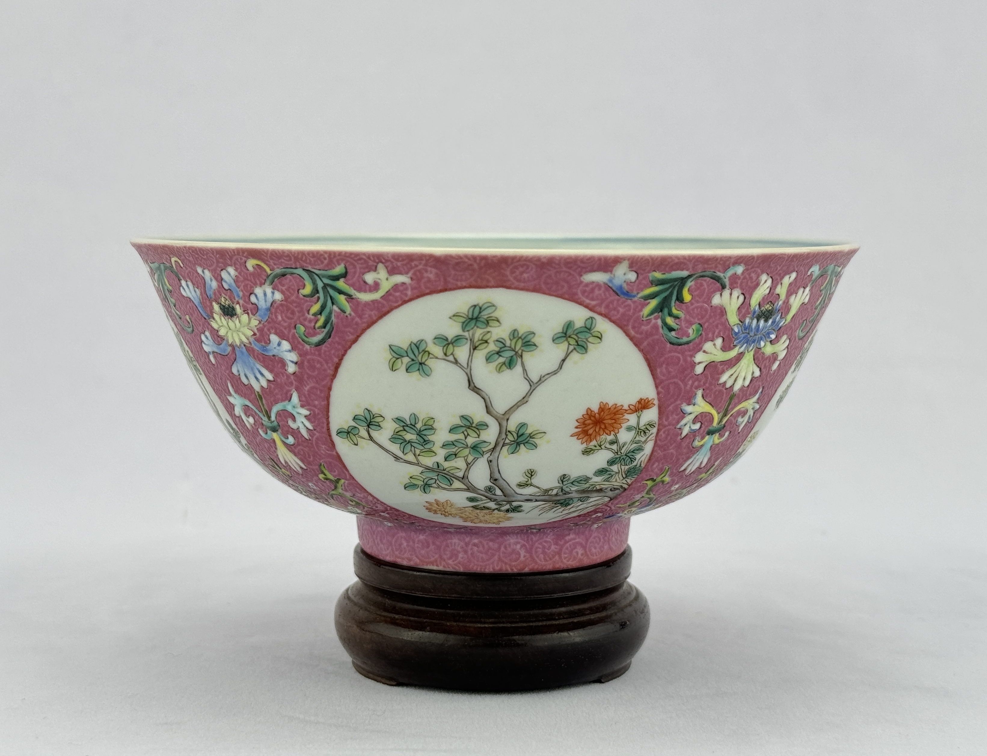 A Chinese Famille Rose bowl, 19TH/20TH Century Pr.  - Image 3 of 10