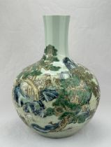 A Chinese porcelain vase, 18TH/19TH Century Pr. 