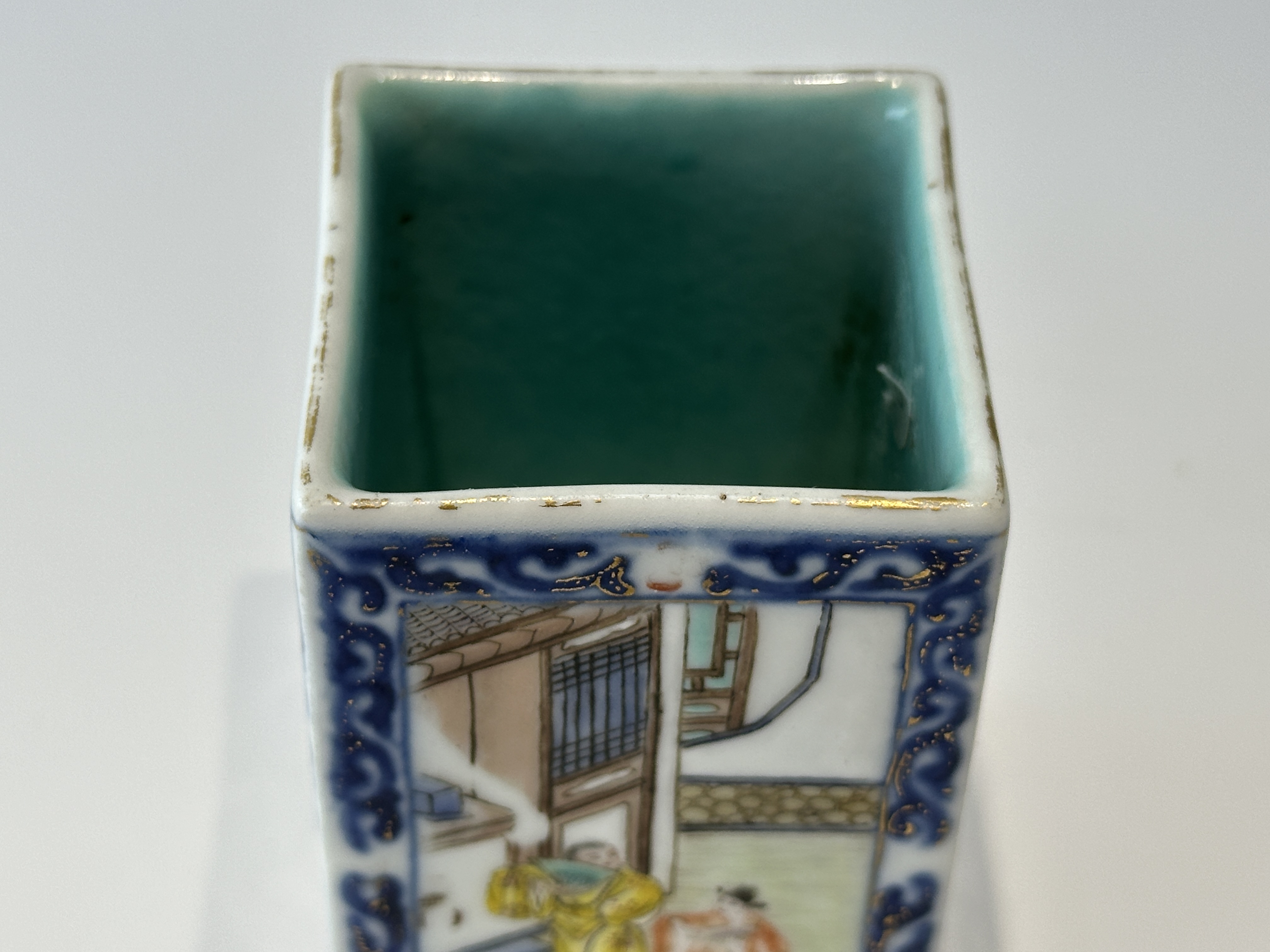 A Chinese rectangle Famille Rose brush pot, 17TH/18TH Century Pr.  - Image 6 of 11