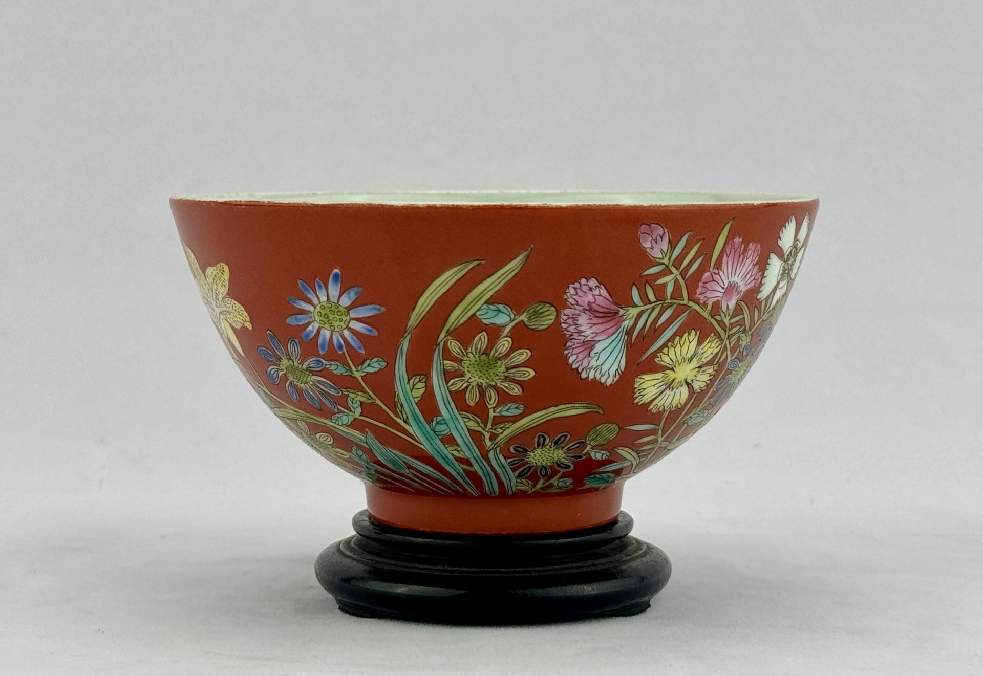 A Chinese Famille Rose bowl, 19TH/20TH Century Pr.  - Bild 3 aus 8