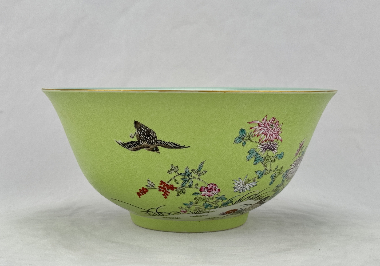 A Chinese Famille Rose bowl, 17TH/18TH Century Pr.  - Image 2 of 7
