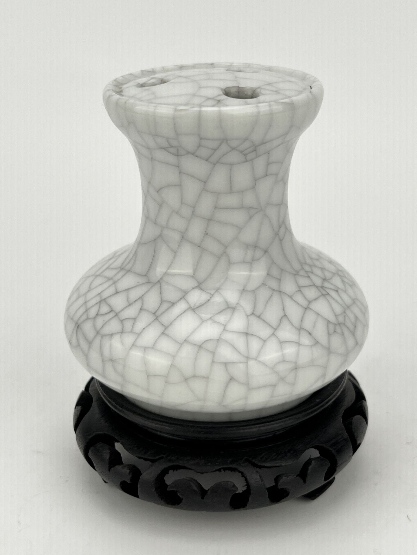 A Chinese Ge-type vase, 17TH/18TH Century Pr.  - Image 2 of 6