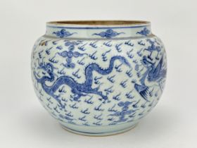 A Chinese Blue&White jar, 17TH/18TH Century Pr.