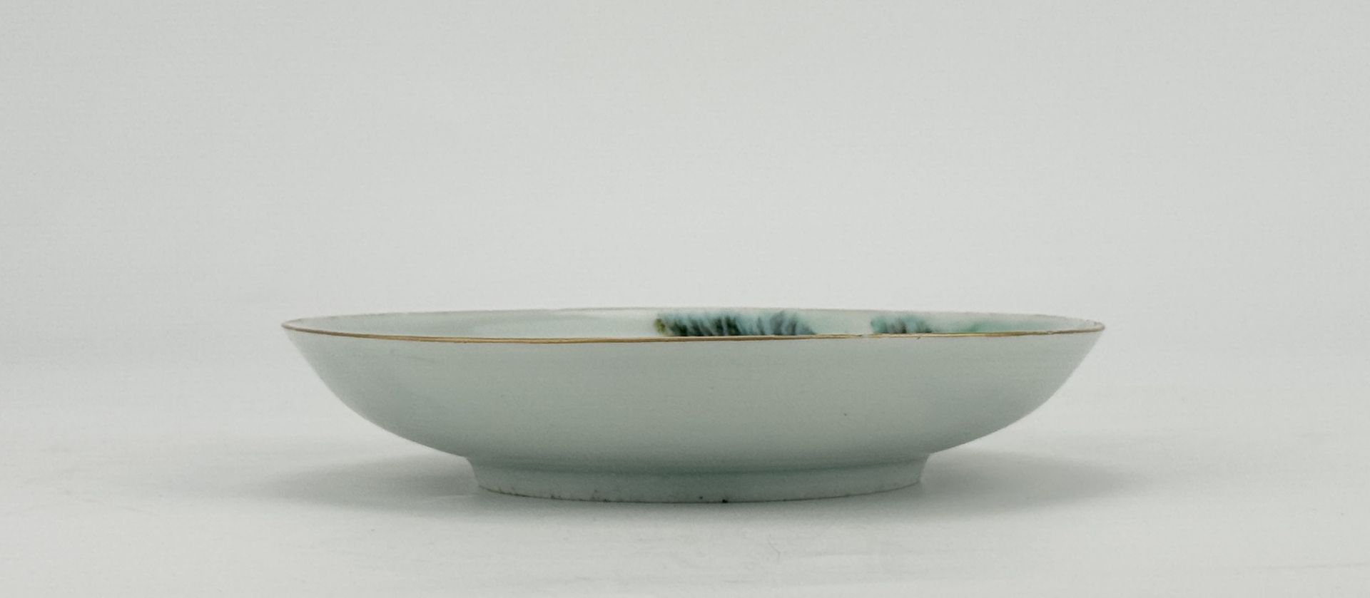 A Chinese Famille Rose dish, 18TH/19TH Century Pr.  - Bild 2 aus 4