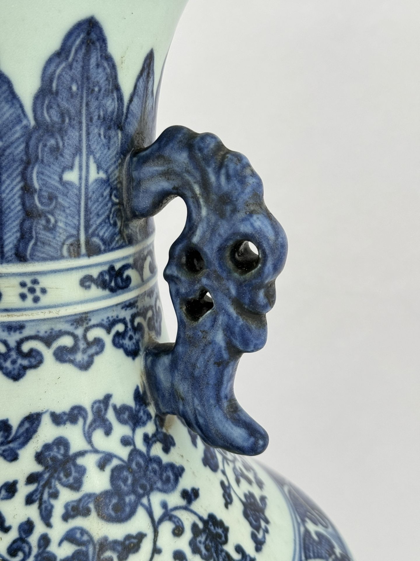 A Chinese Blue&White vase, 17TH/18TH Century Pr.  - Bild 5 aus 12