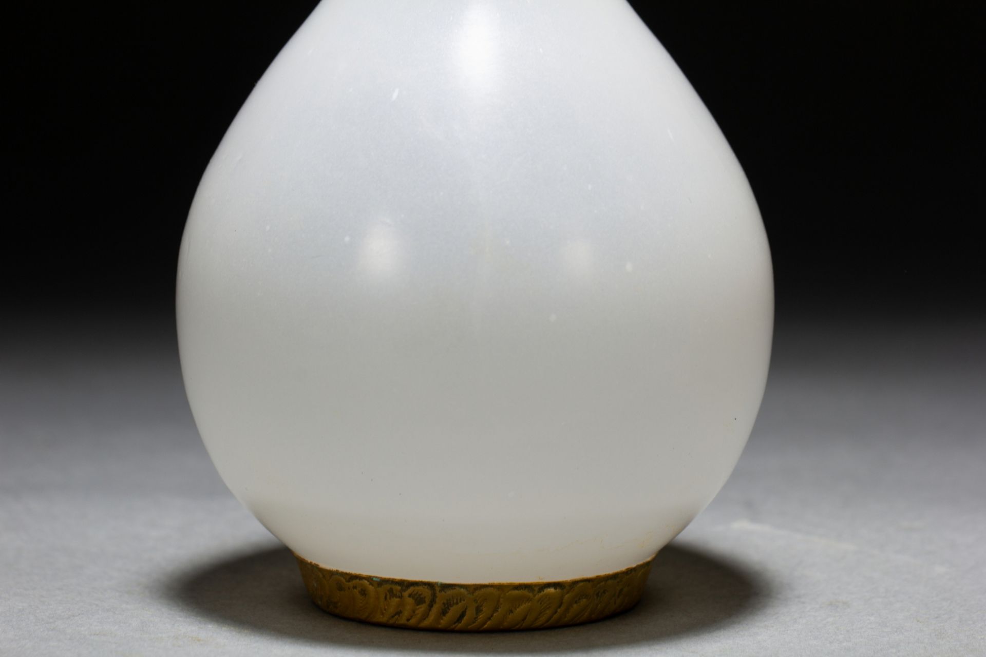 A Chinese glass vase, 18TH/19TH Century Pr.  - Bild 3 aus 9