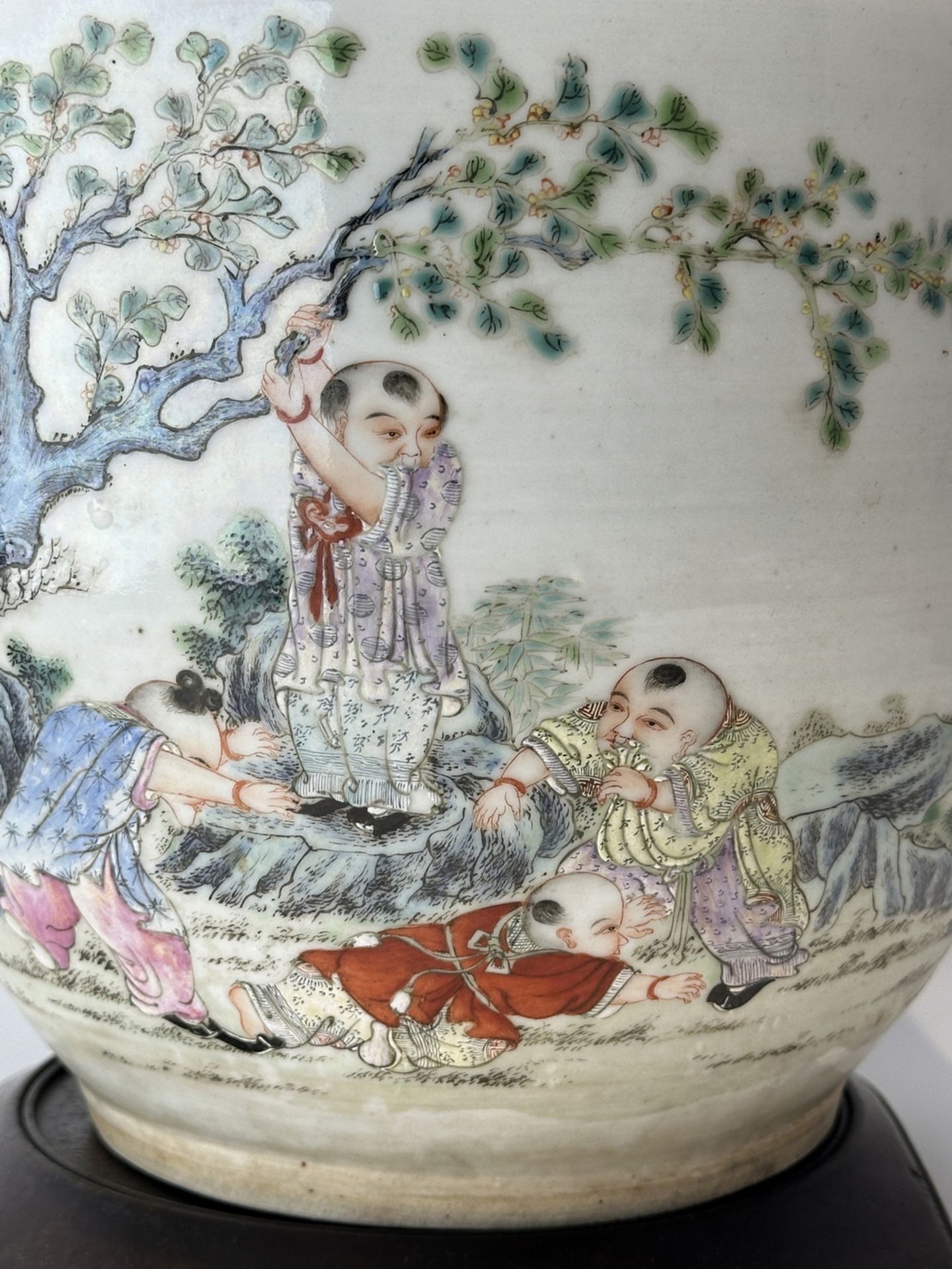 A Chinese Famille Rose planter, 19TH/20TH Century Pr.  - Bild 5 aus 11