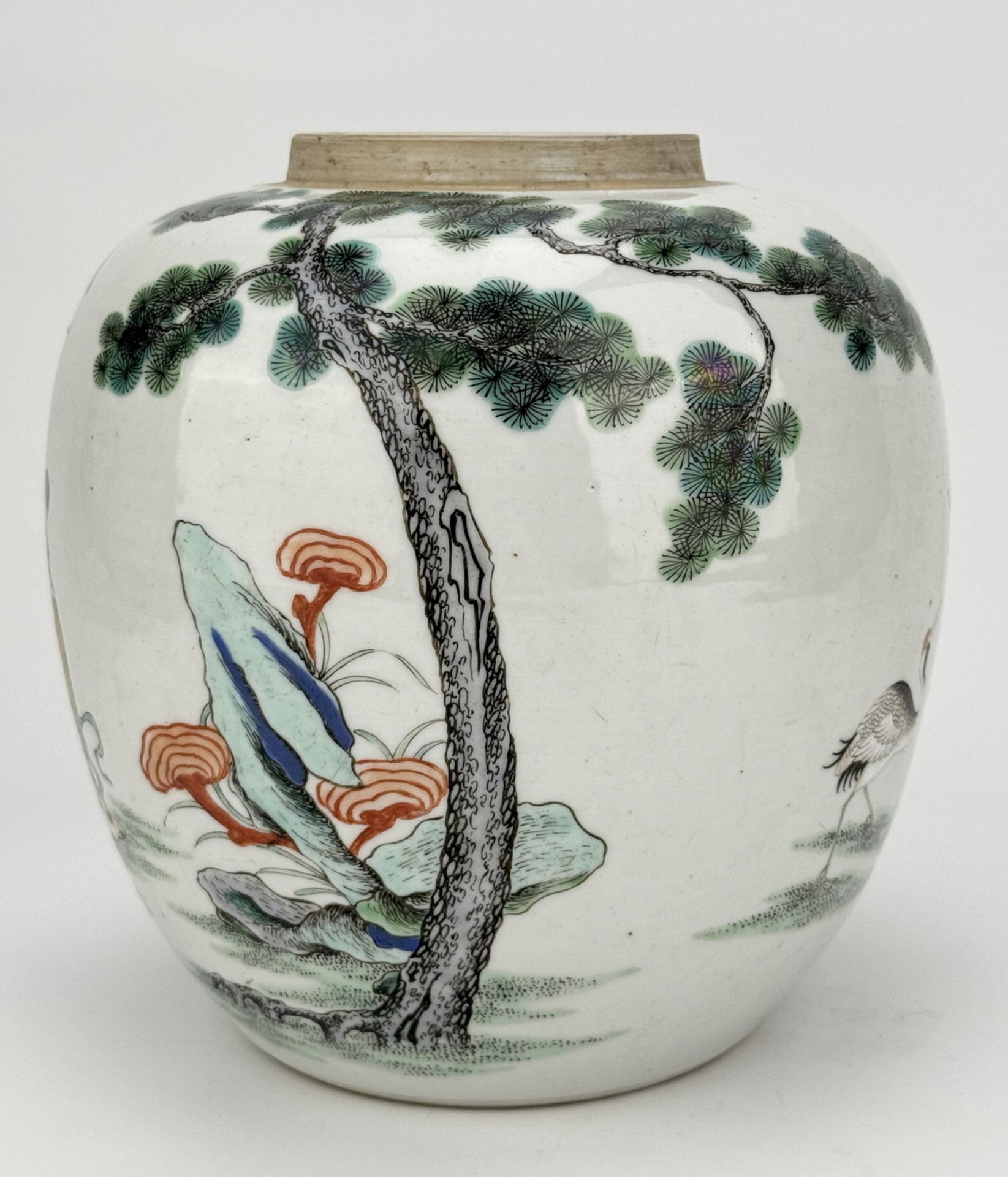 A Chinese Famille Rose jar, 17TH/18TH Century Pr.  - Bild 3 aus 10