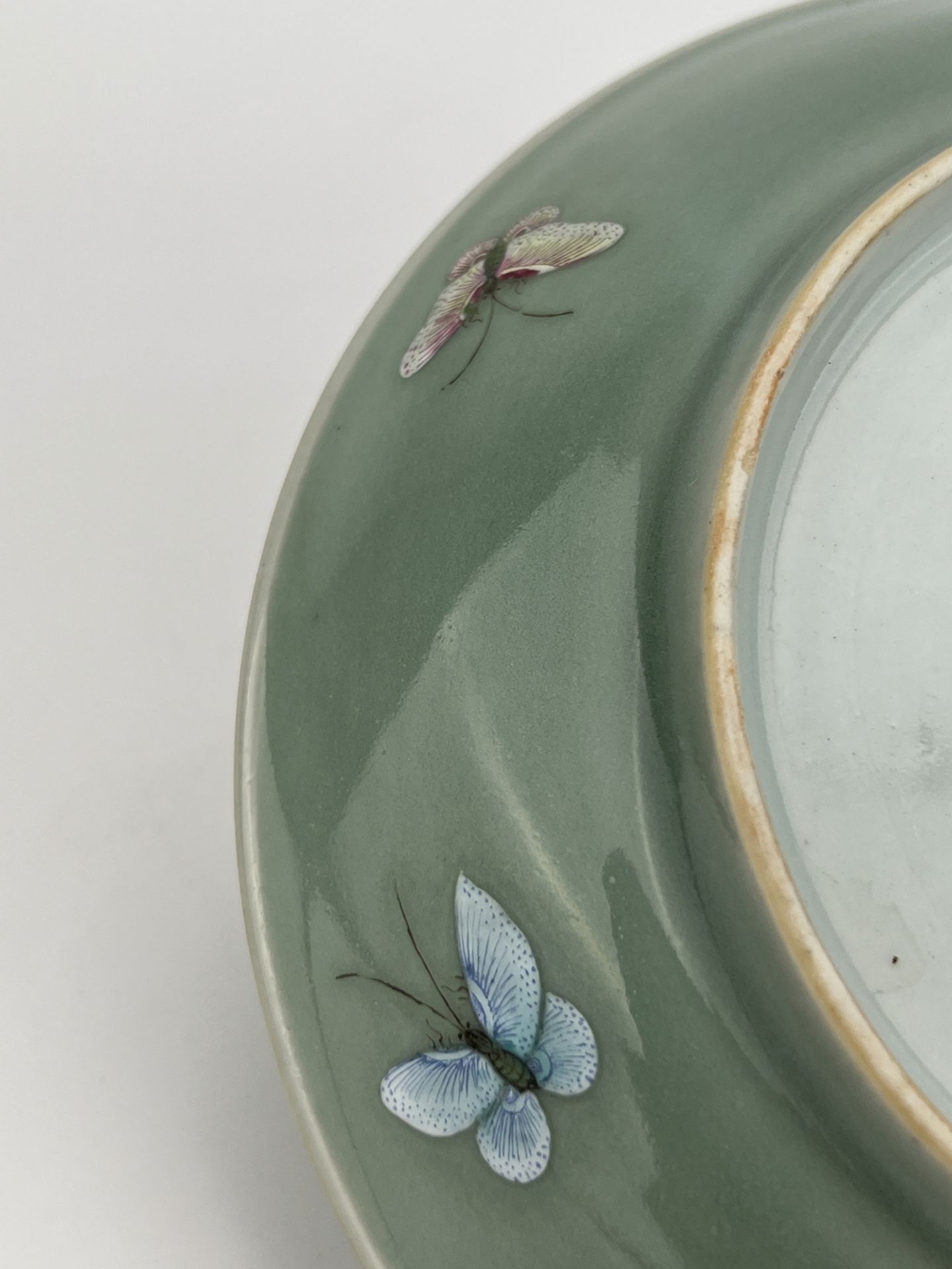 A Chinese Famille Rose dish, 19TH/20TH Century Pr.  - Bild 6 aus 8