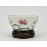 A Chinese Famille Rose cup, 17TH/18TH Century Pr. 