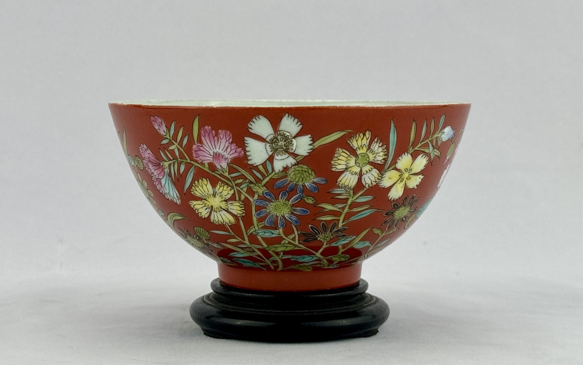 A Chinese Famille Rose bowl, 19TH/20TH Century Pr.  - Bild 4 aus 8