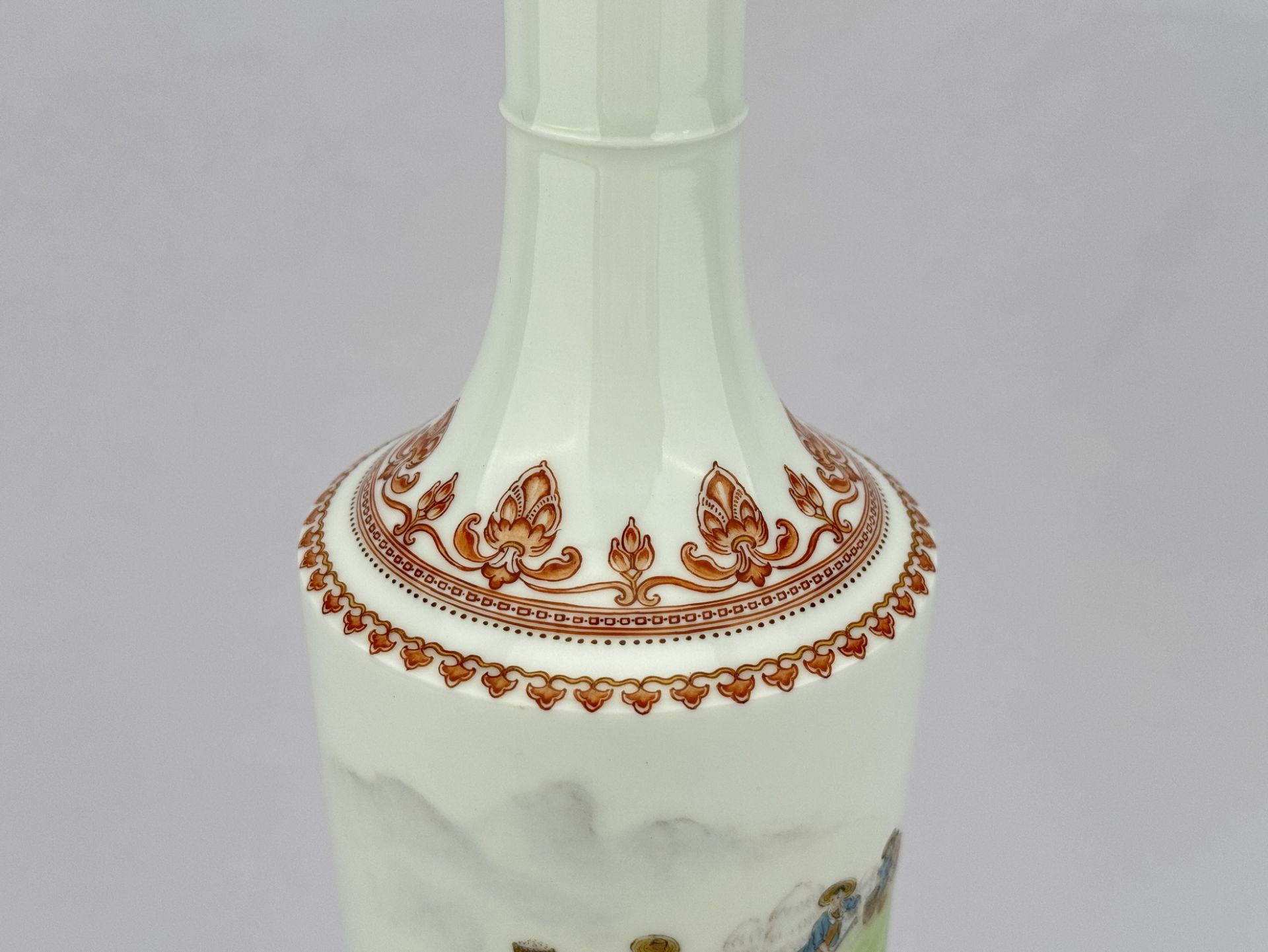 A Chinese Famille Rose vase, 19TH/20TH Century Pr.  - Bild 3 aus 9