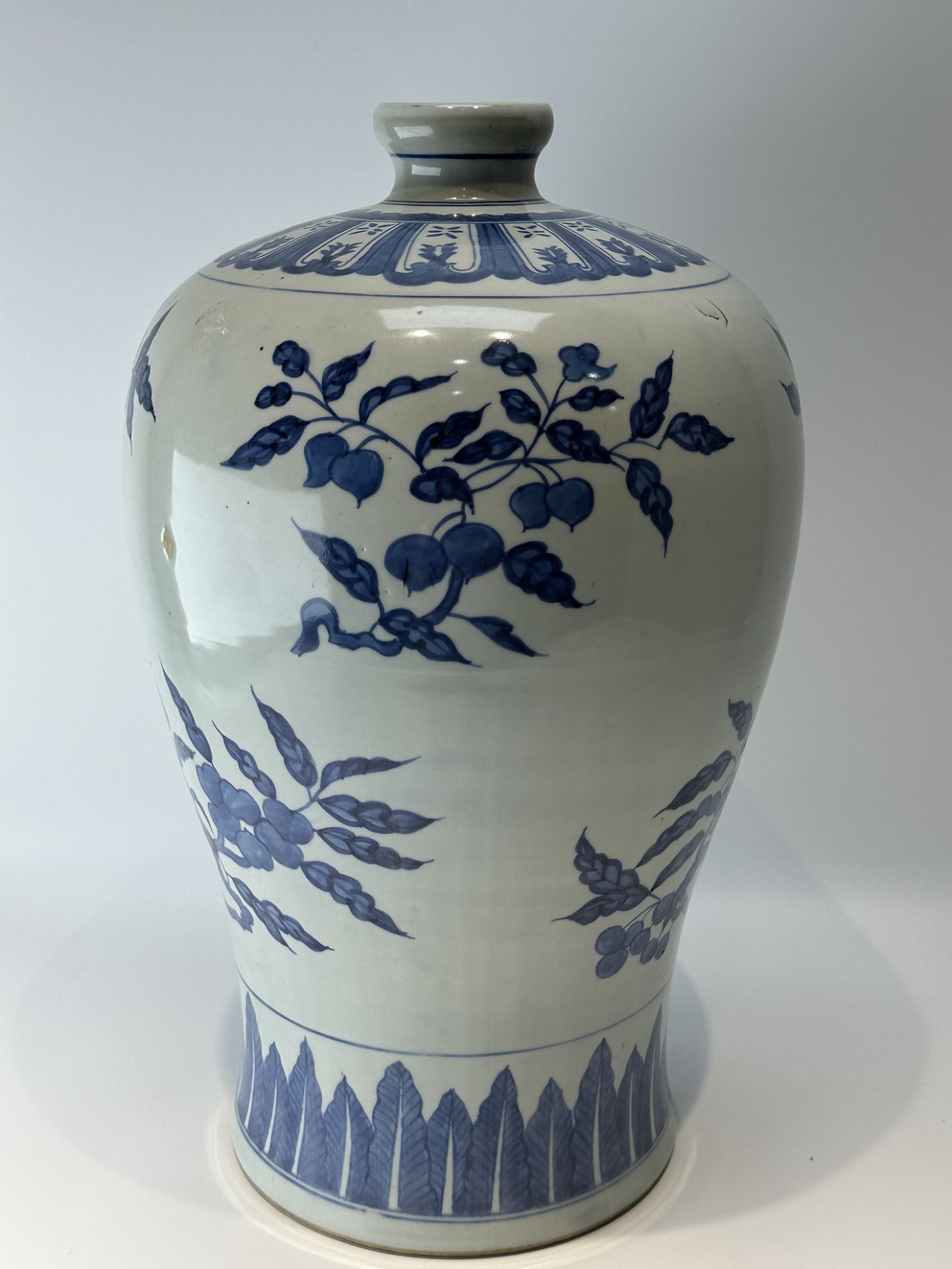 A Chinese Blue&White vase, 19TH/20TH Century Pr.  - Image 2 of 11