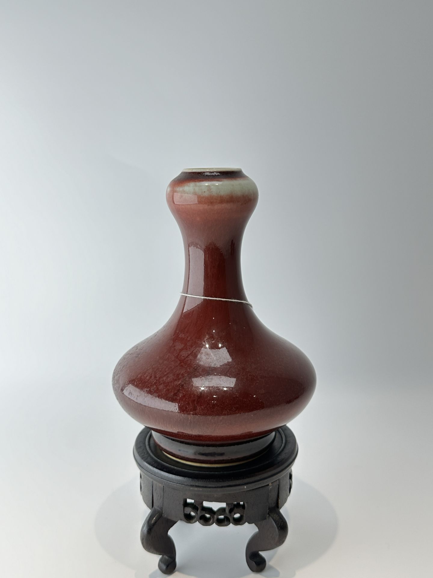 A Chinese red vase, 18TH/19TH Century Pr.  - Bild 3 aus 8