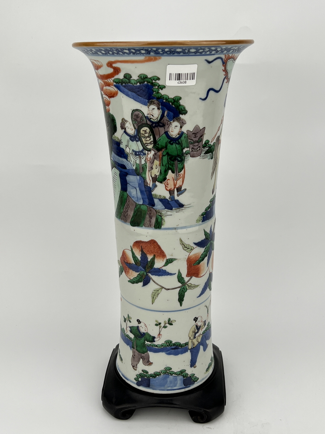 A Chinese Famille Rose vase, 17TH/18TH Century Pr. 