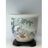 A Chinese Famille Rose planter, 19TH/20TH Century Pr. 