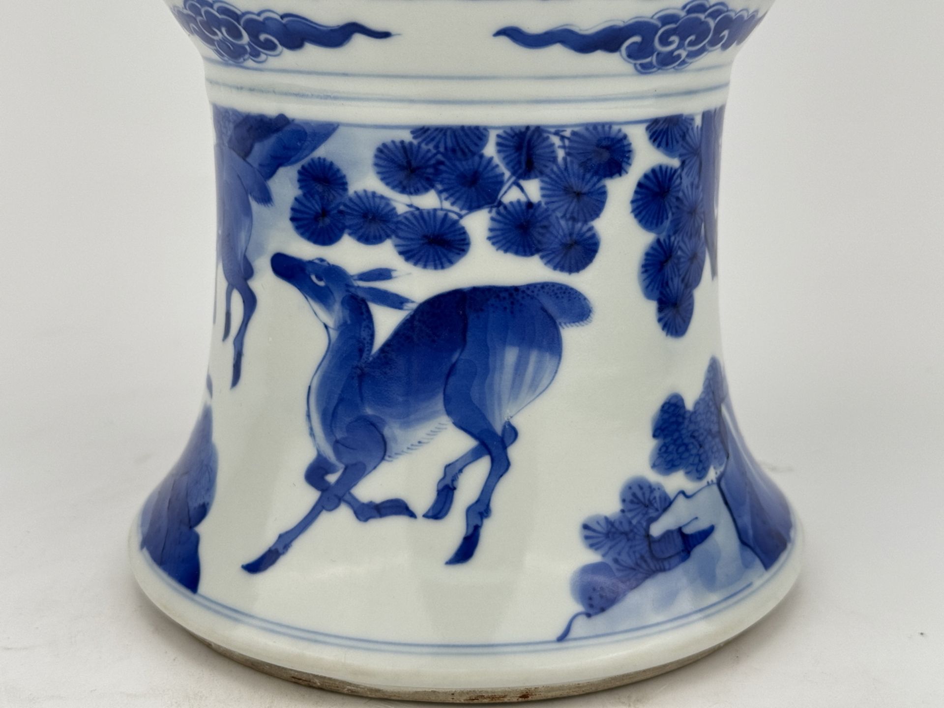 A Chinese Gu-type vase, 17TH/18TH Century Pr.  - Bild 6 aus 12