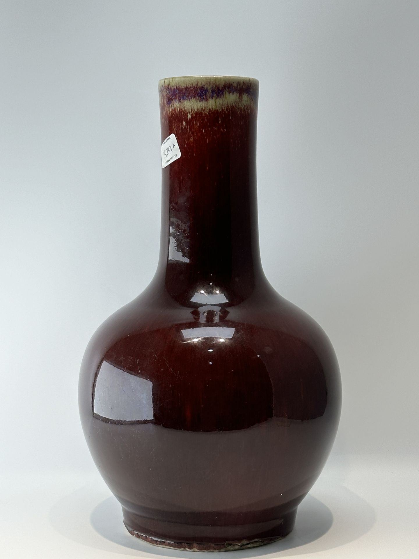 A Chinese red vase, 18TH/19TH Century Pr. 