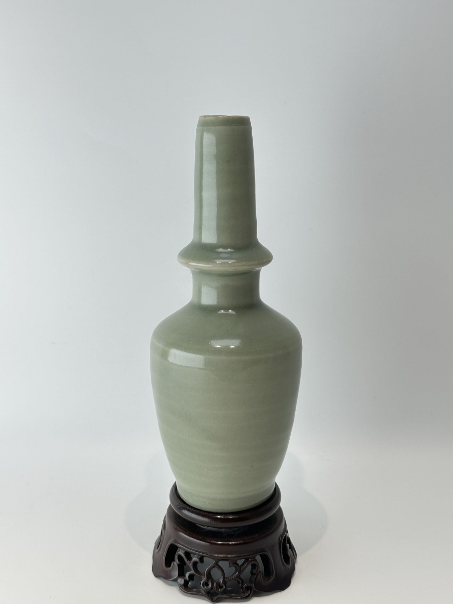 A Chinese celadon vase, 17TH/18TH Century Pr.  