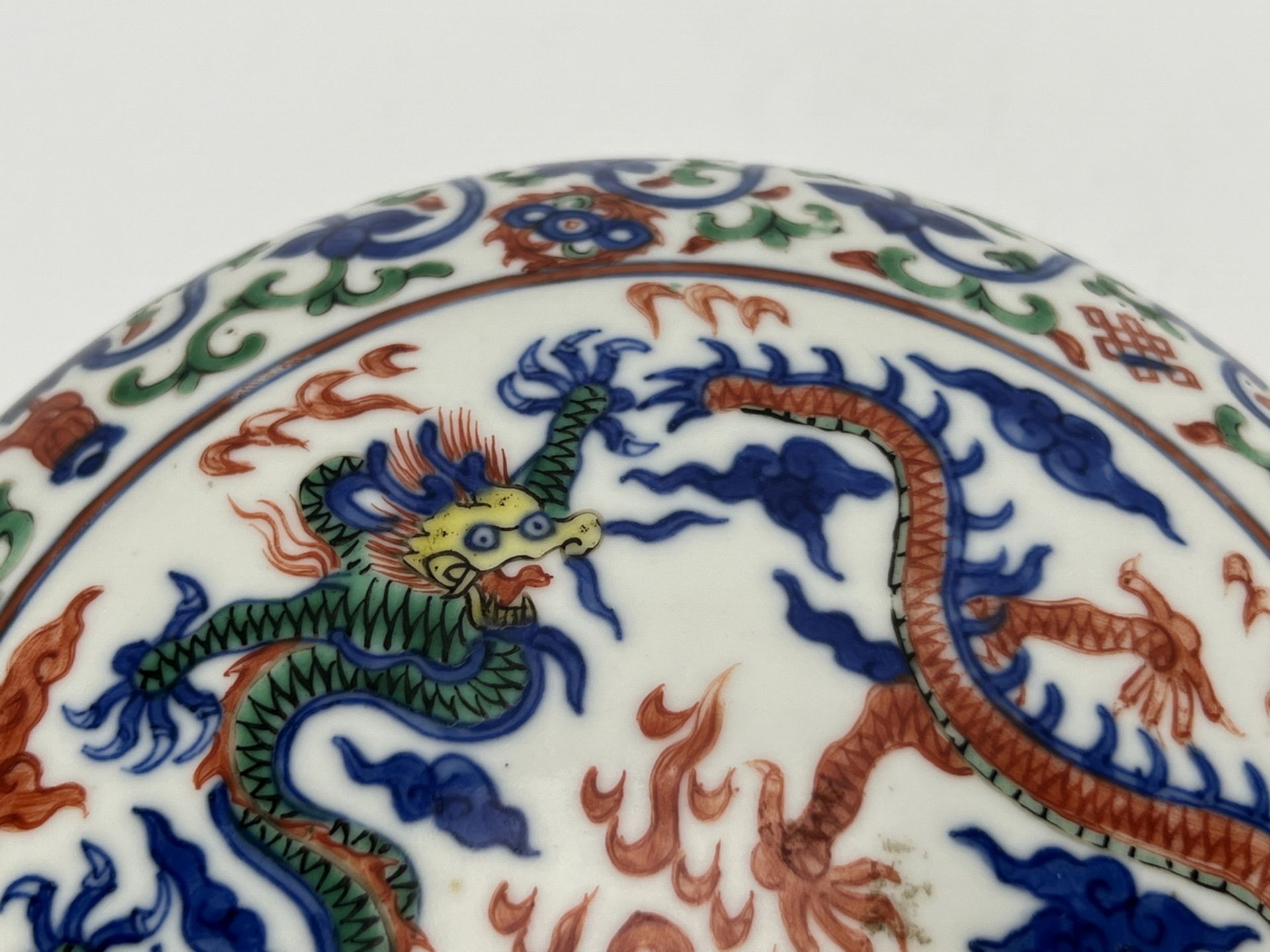 A Chinese lided Famille Rose vase, 18TH/19TH Century Pr. - Image 5 of 10