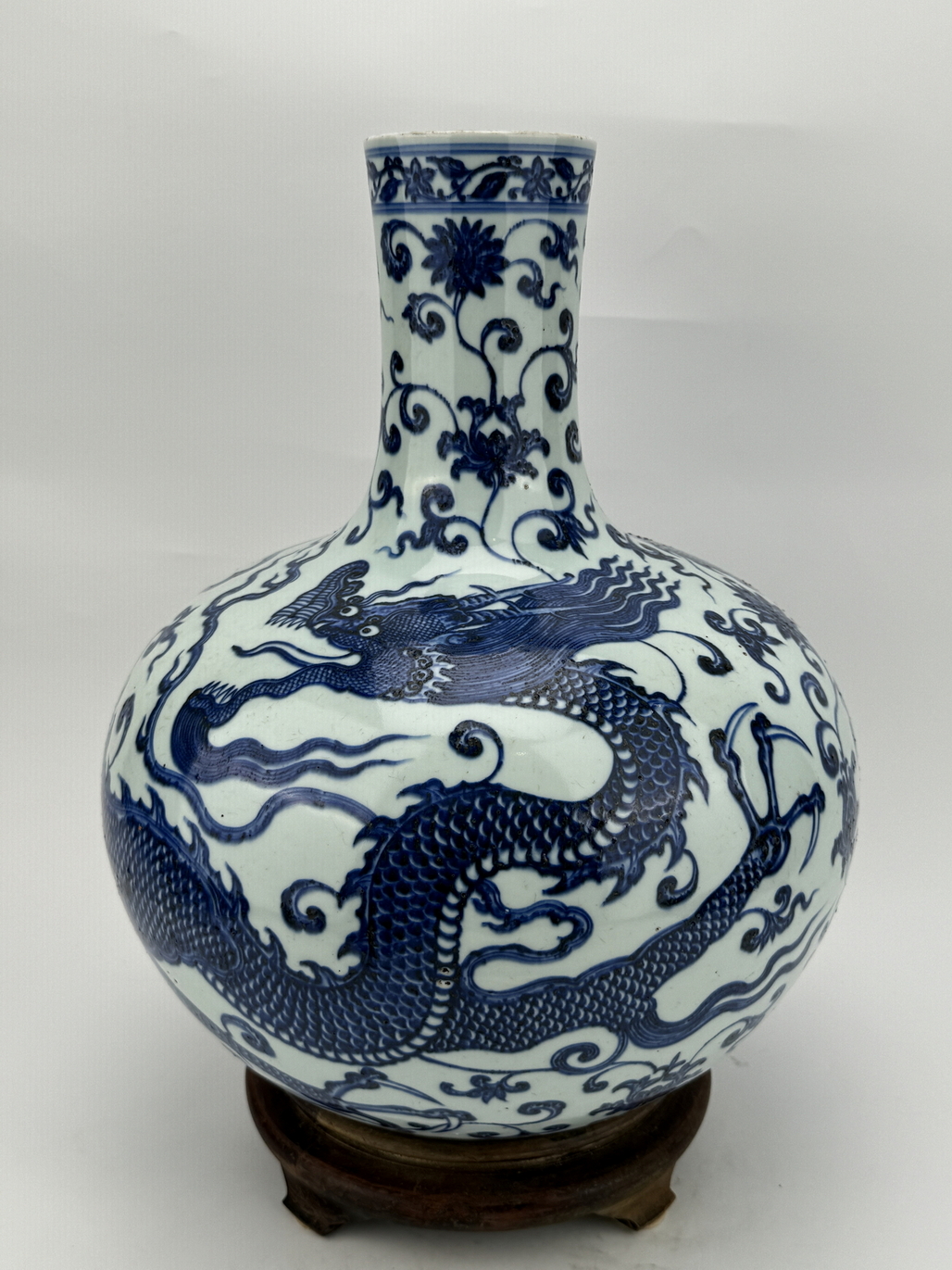 A Chinese Blue&White ball vase, 17TH/18TH Century Pr.  - Image 3 of 15