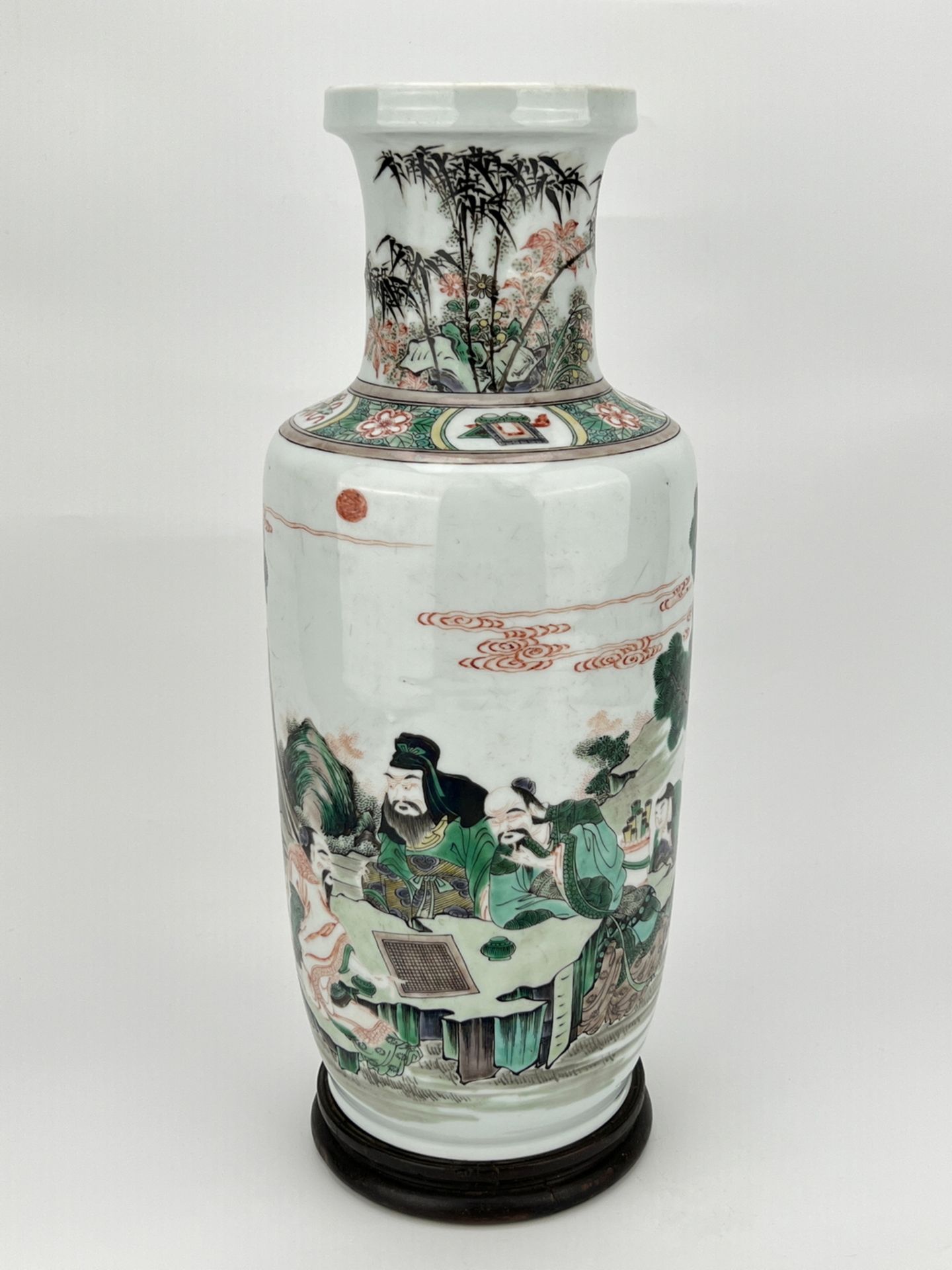 A Chinese Famille Rose vase, 17TH/18TH Century Pr.  - Bild 4 aus 16