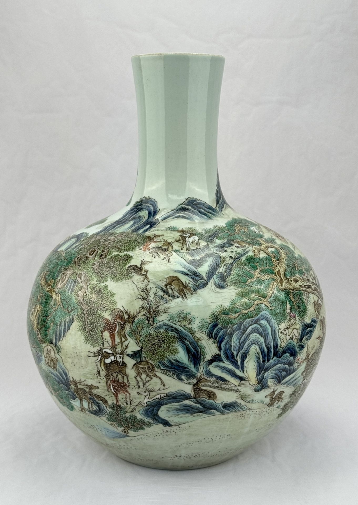 A Chinese porcelain vase, 18TH/19TH Century Pr.  - Bild 2 aus 14