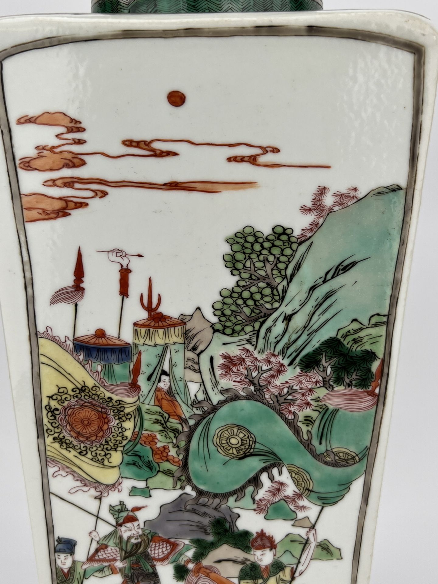 A Chinese Famille Rose vase, 17TH/18TH Century Pr. - Image 7 of 16