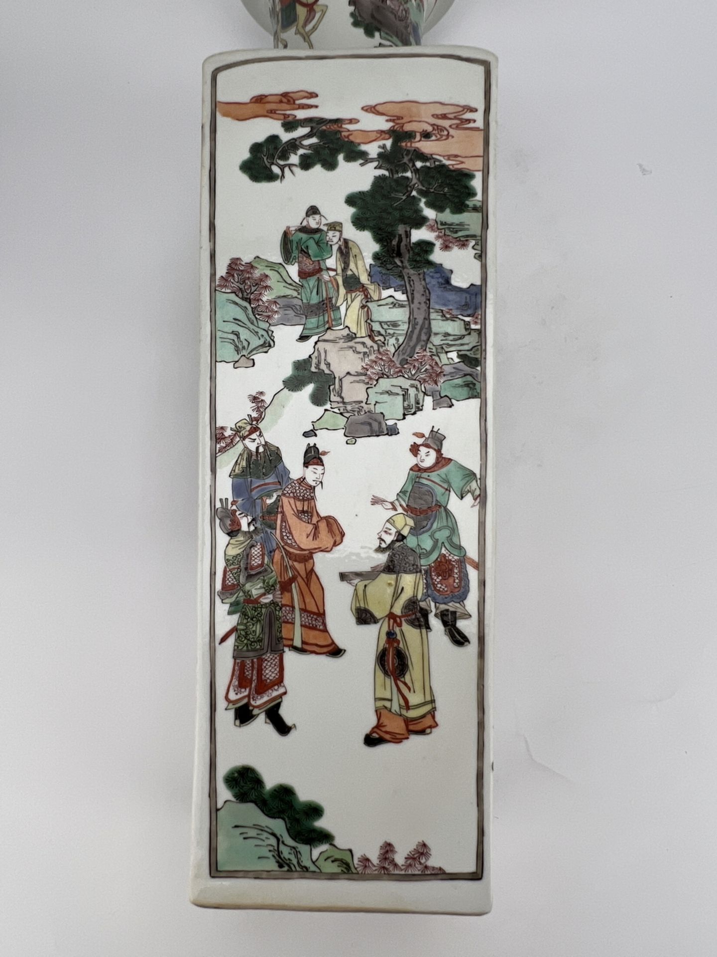 A Chinese Famille Rose vase, 17TH/18TH Century Pr. - Bild 15 aus 16