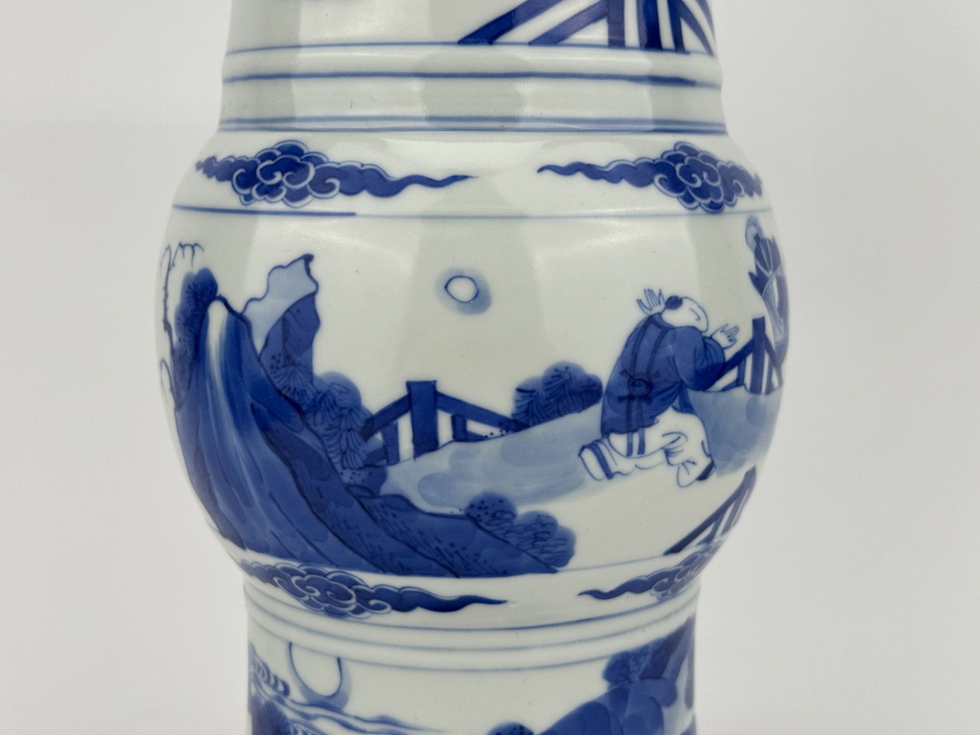 A Chinese Gu-type vase, 17TH/18TH Century Pr.  - Bild 8 aus 12