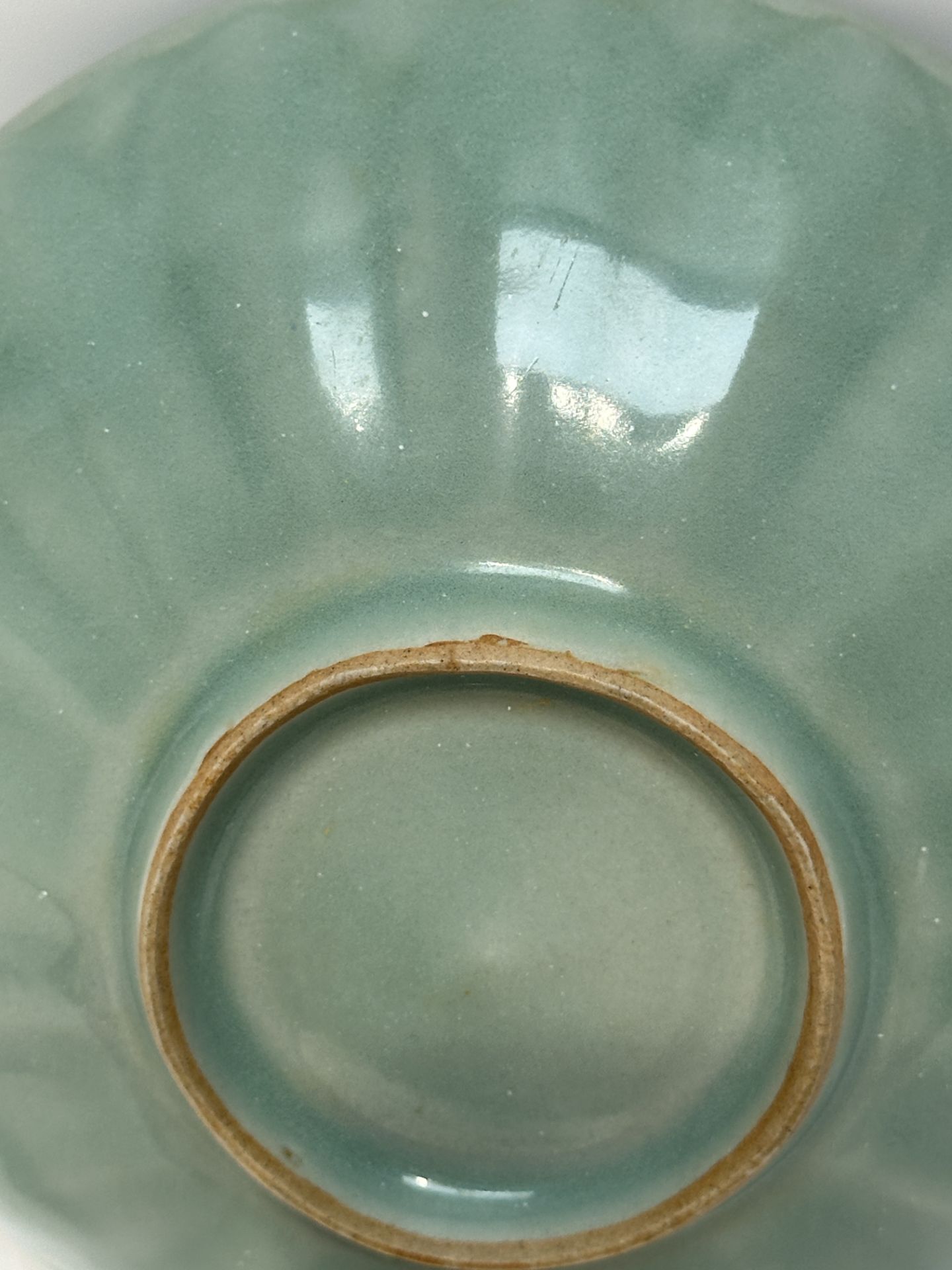 A Chinese celadon bowl, 17/18 Century Pr. - Bild 5 aus 7