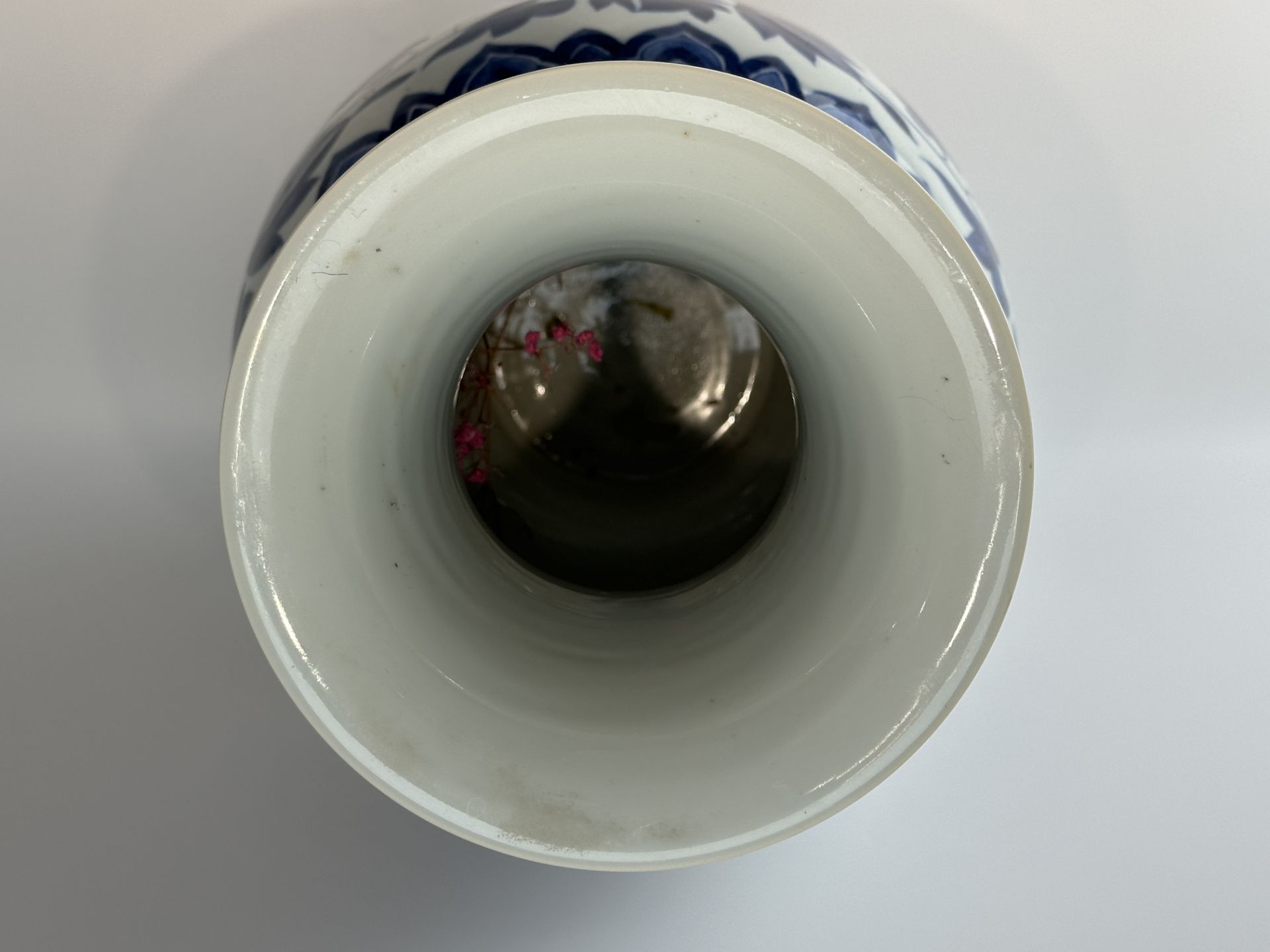 A Chinese Blue&White vase, 17TH/18TH Century Pr.  - Bild 4 aus 16