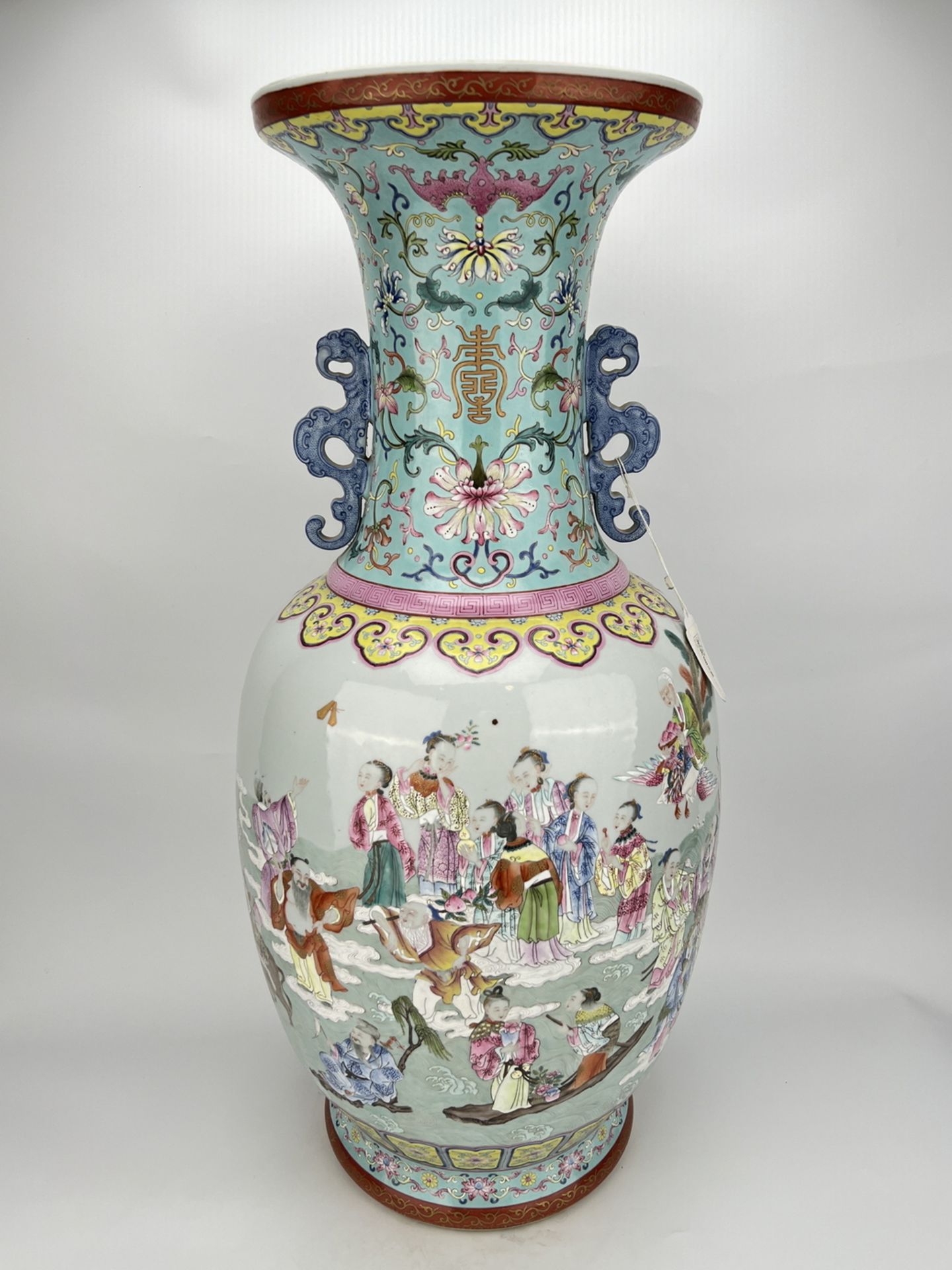 An extra ordinary large size of Chinese Famille Rose rose vase, 18TH/19TH Century Pr.  - Image 2 of 24