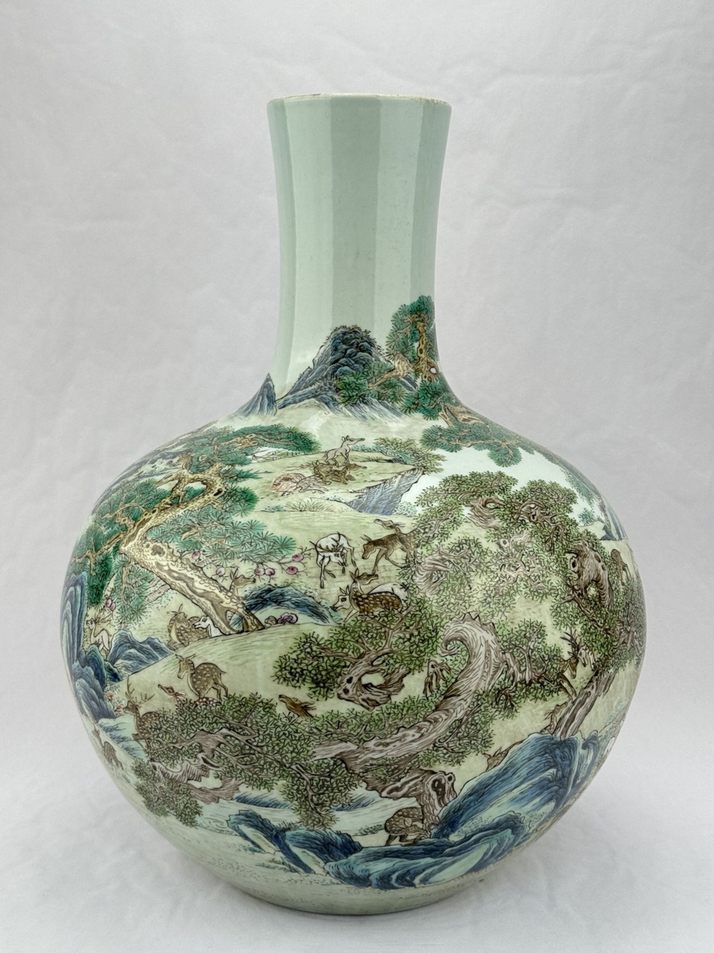 A Chinese porcelain vase, 18TH/19TH Century Pr.  - Bild 3 aus 14