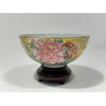 A rare enamel bowl, YongZheng Mark.